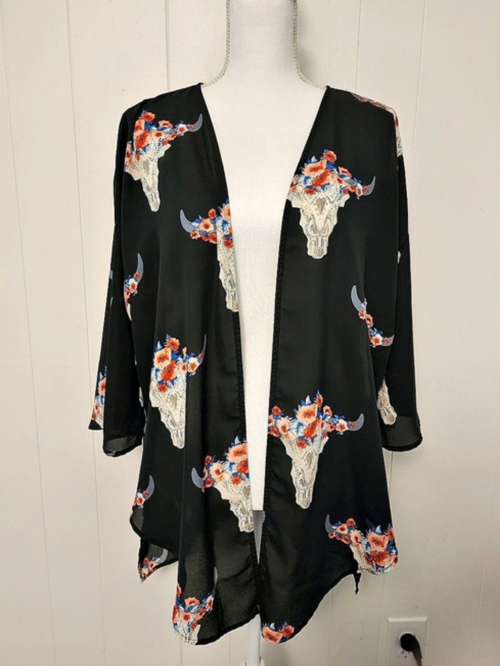 Madeline Sparklestein Floral Skull Western Open Tunic in Black Size Medium